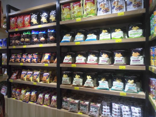 如何選一個合適的進口休閑食品店加盟？聚焦出版物零售的關鍵考量